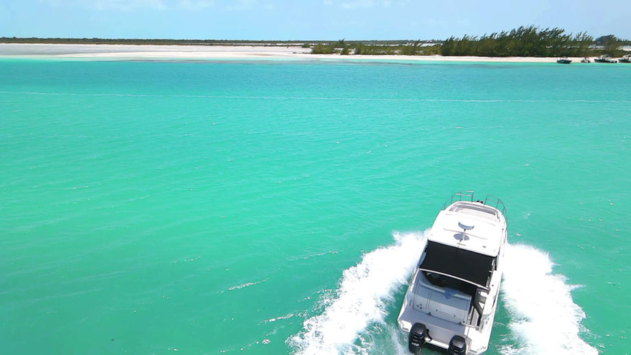 COLORS OF DELLIS CAY THREE